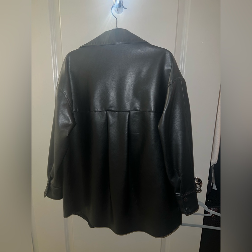 Oversized - Picture 3 of 3